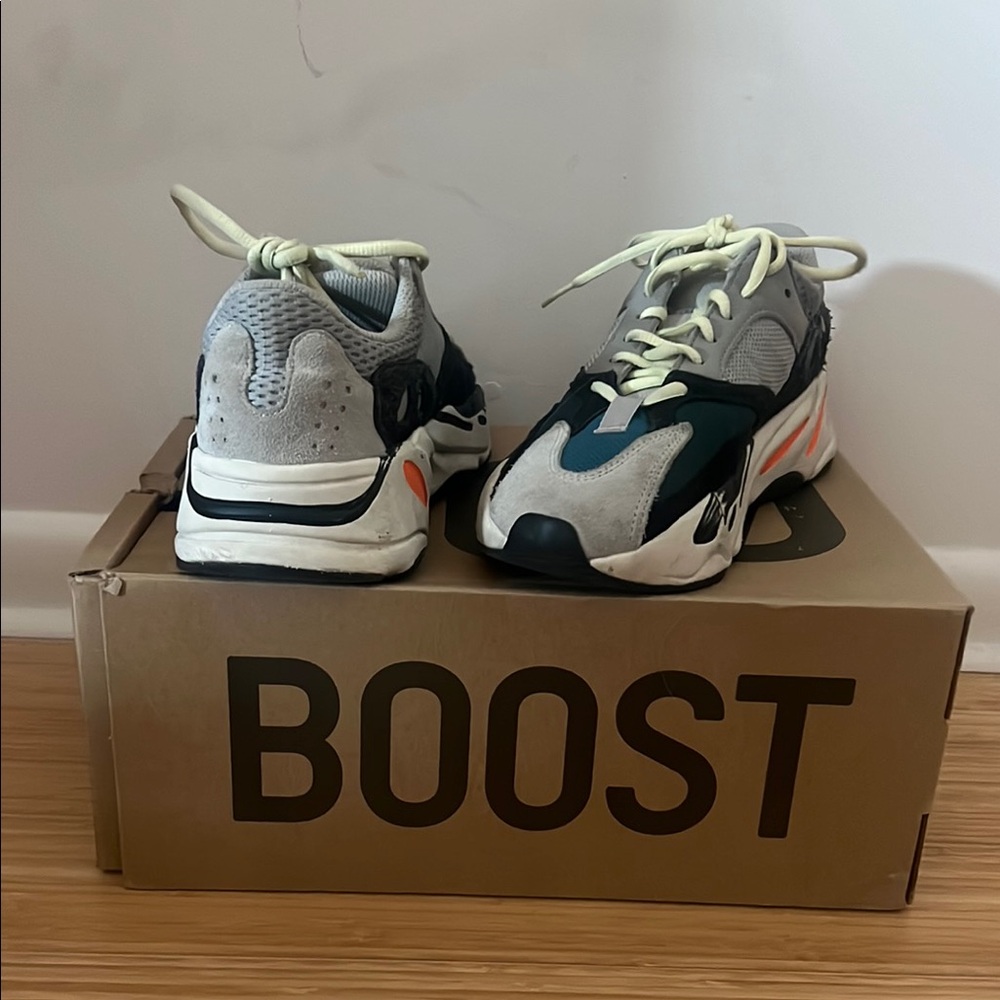 Yeezy boost 700 waveRunner US six